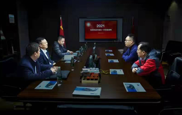 區(qū)武裝部萬部長一行蒞臨公司參觀指導(dǎo)